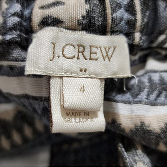 J Crew Womens Blue‎ Stretch Waist Pull On Aztec Print Stripe Shorts Size 4 small - Picture 4 of 7